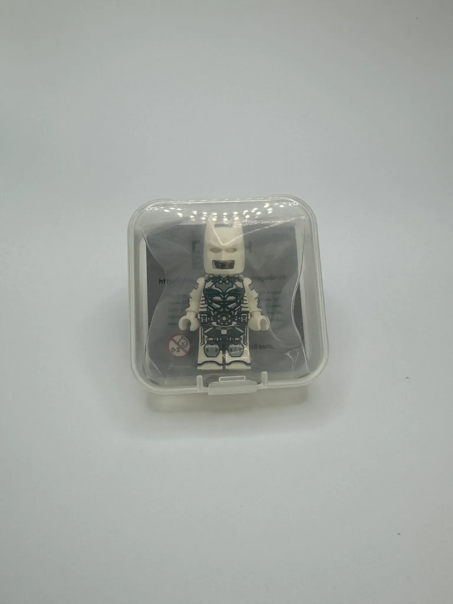 Batman Beyond White Batman (Dragon Brick) - view 2