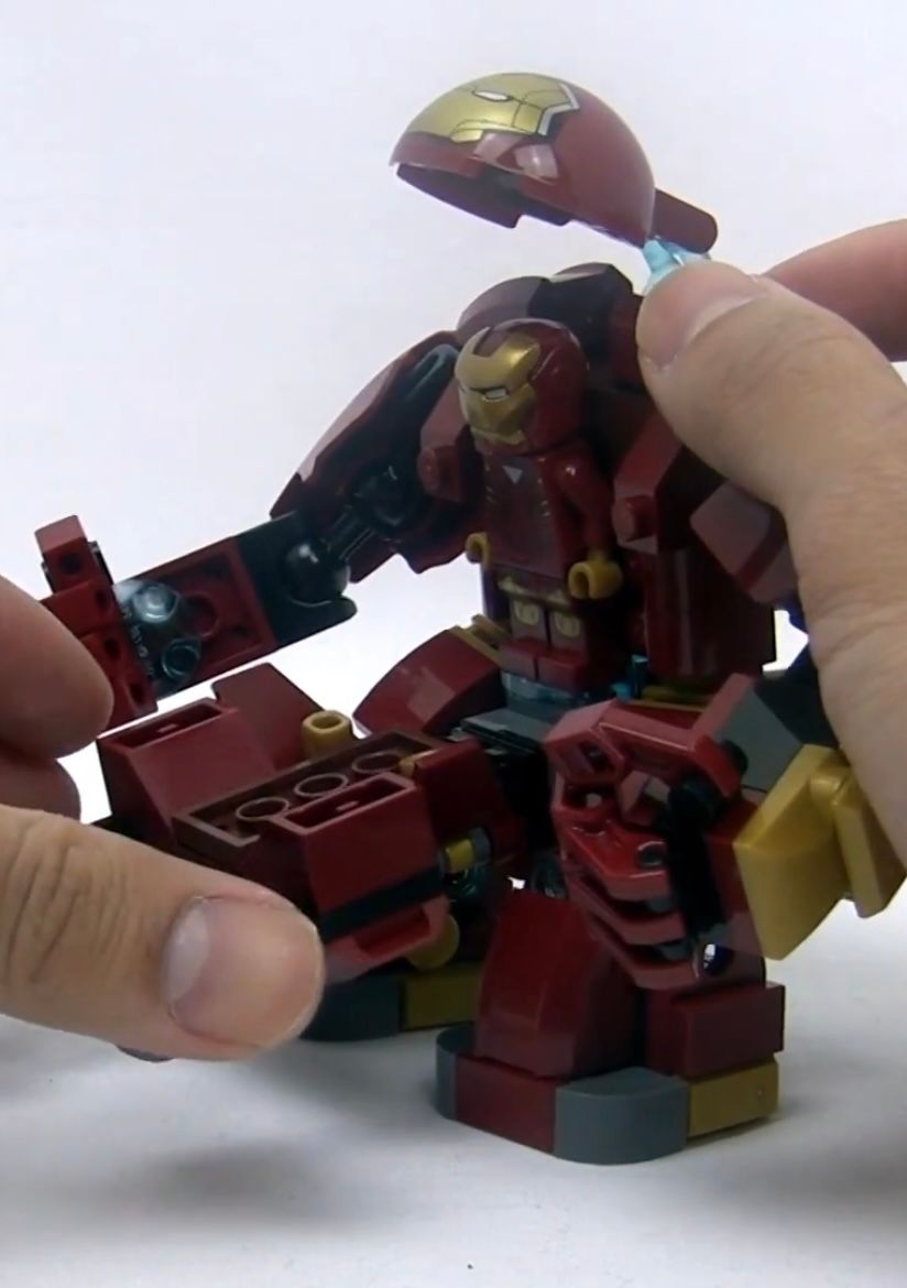 Bigfig scale Hulkbuster - view 5