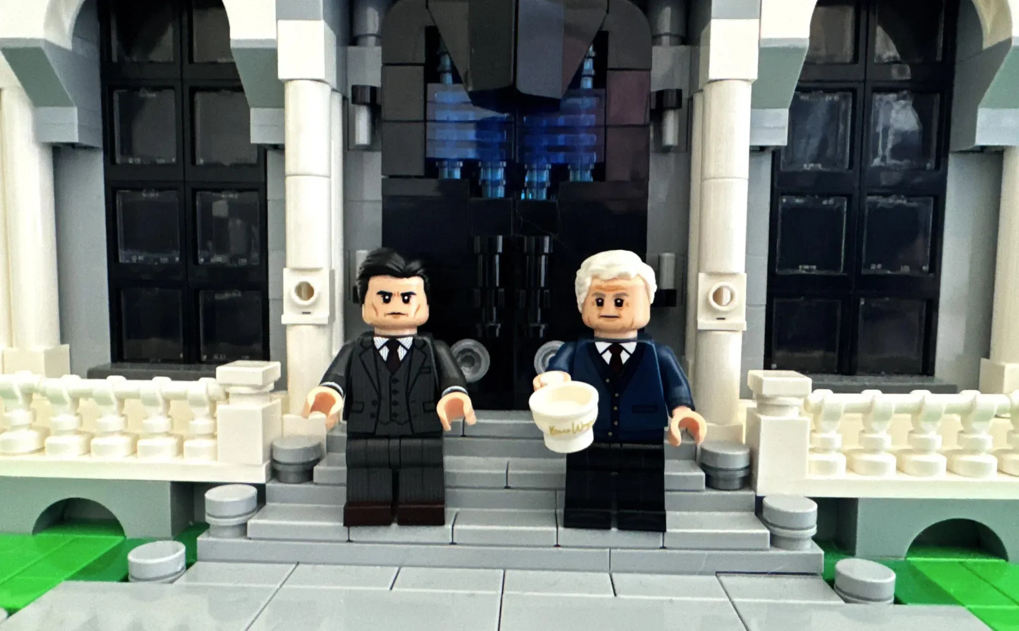 Bruce Wayne & Alfred Pennyworth (Lifebrick) - view 1
