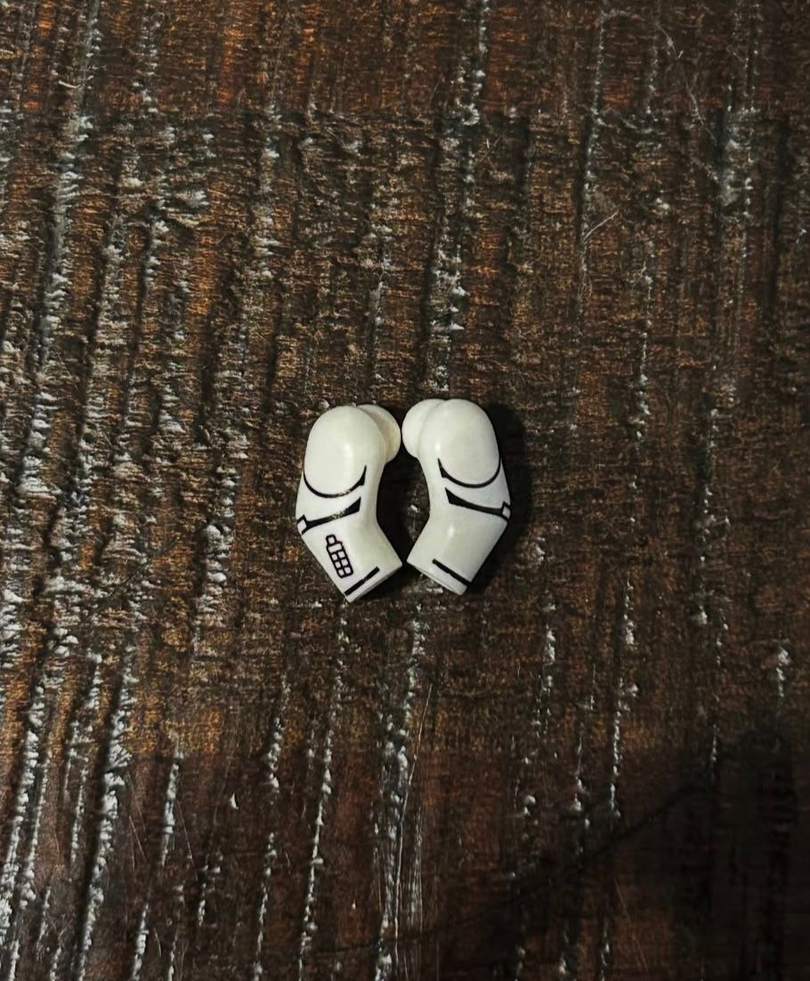 HeroicMinifigs Clone Trooper Arms - view 1