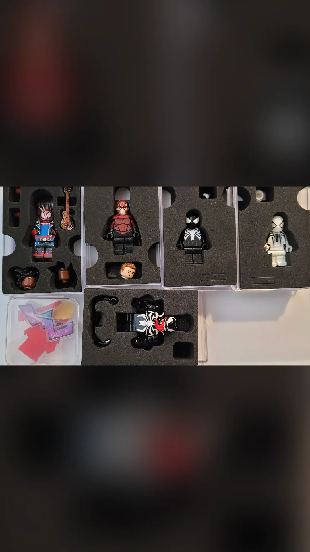 Jin Spider-Man,  Venom, Spider Punk, Magneto lot 