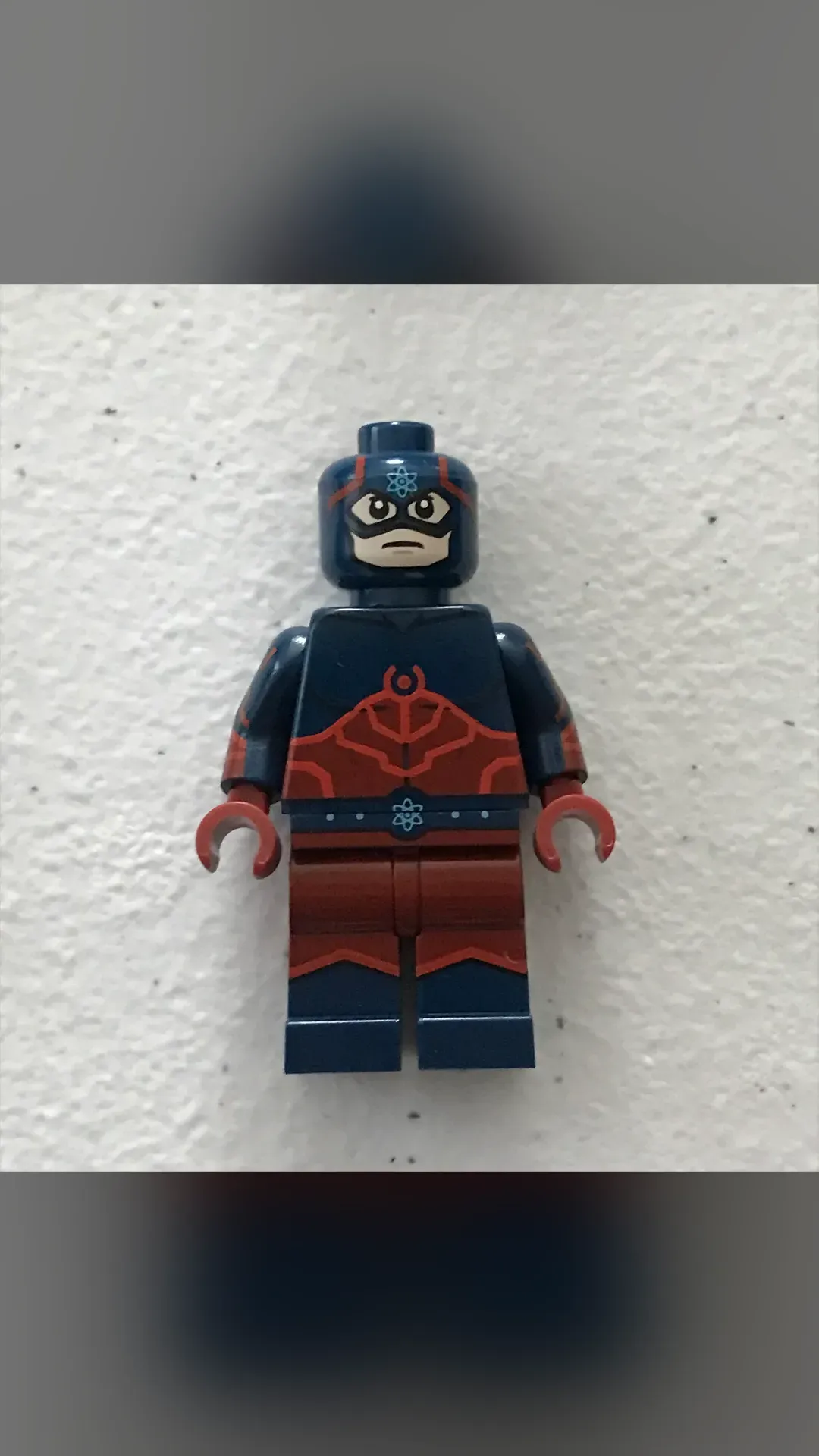 Latos Young Justice Atom