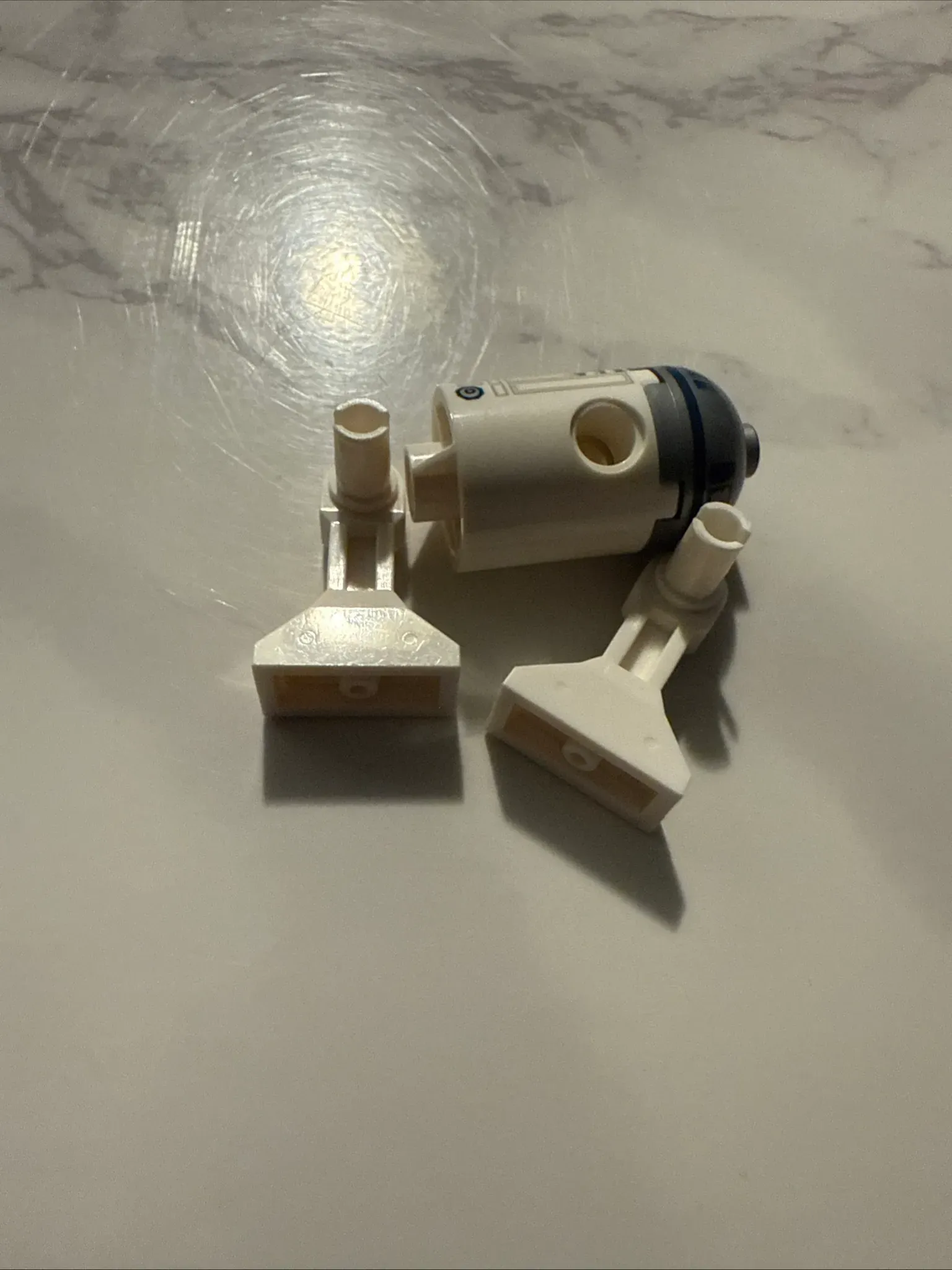 Lego Star Wars R2-D2 - view 5