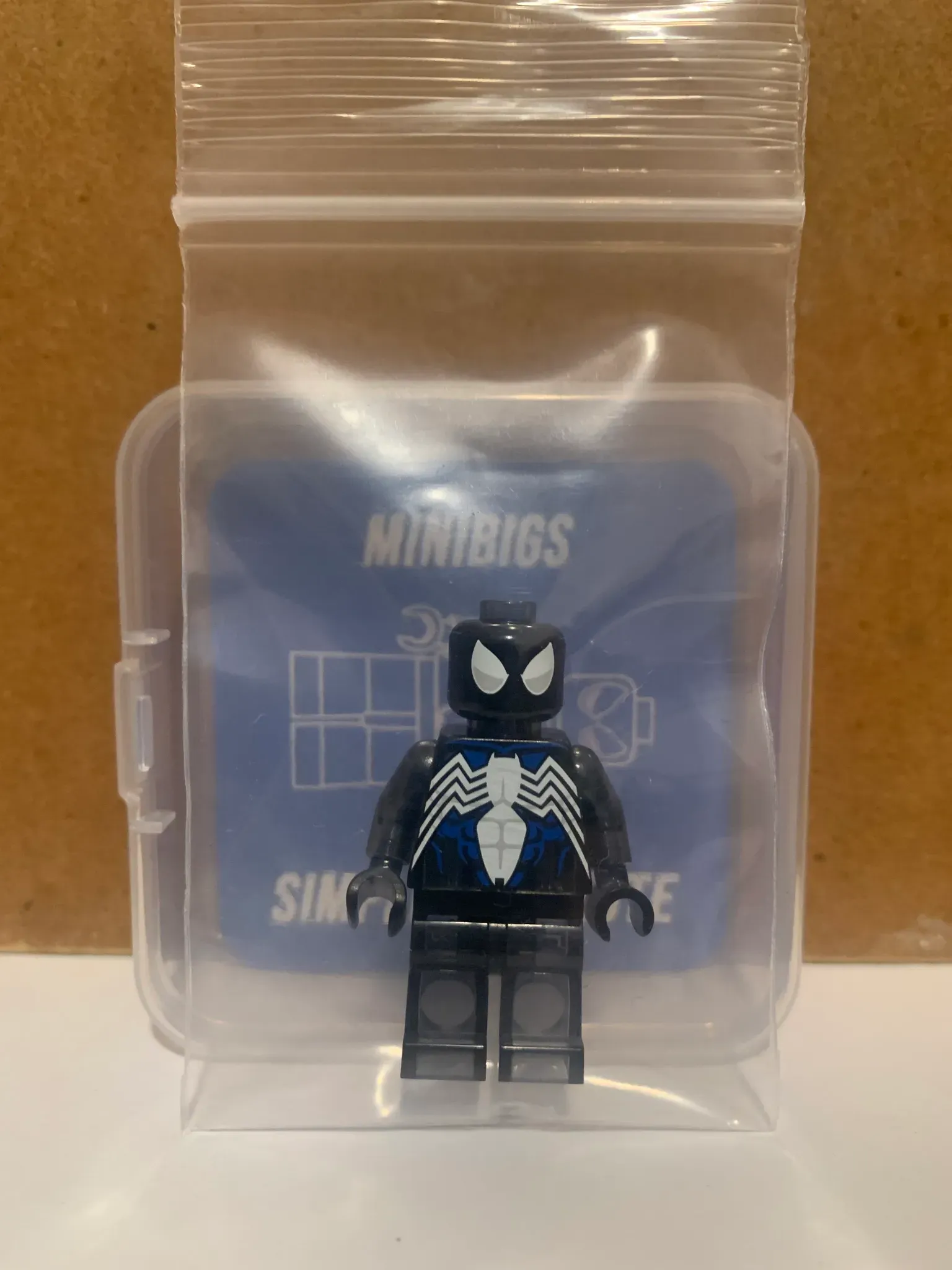 Minibigs - Symbiote Spidey (Translucent) - view 2