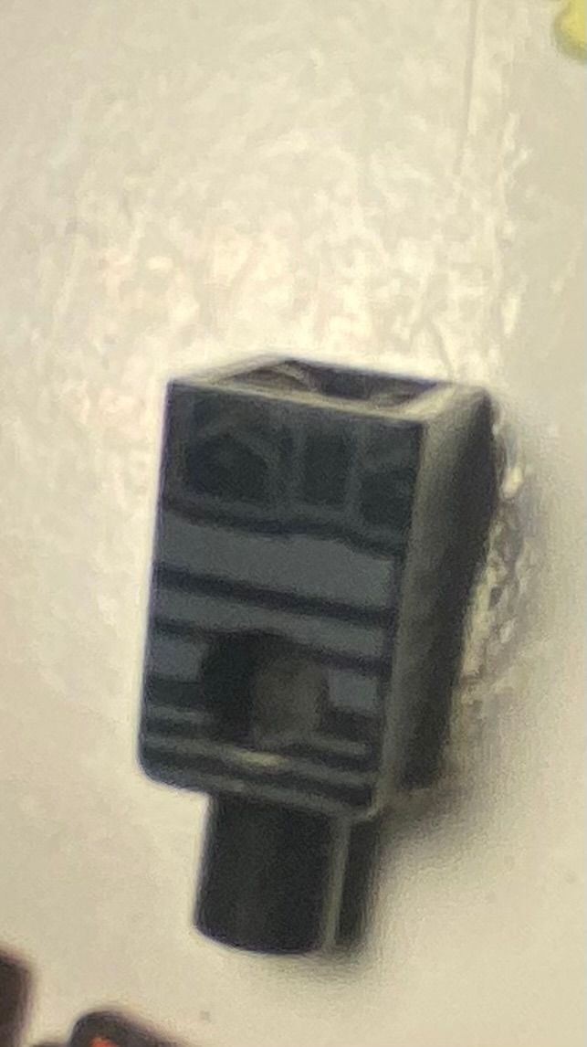Minifig madness Batman torso - view 4
